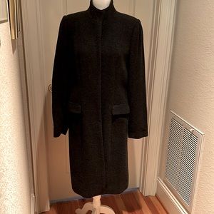 Gorgeous wool coat in dark gray